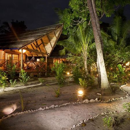 Metita Beach & Dive Resort Daruba Exterior photo